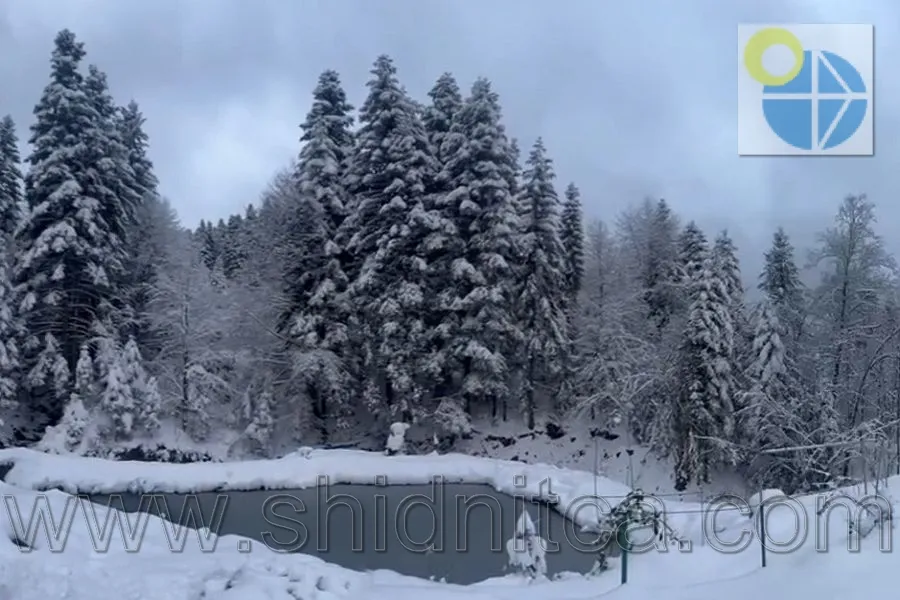 Східниця Чани на озері.