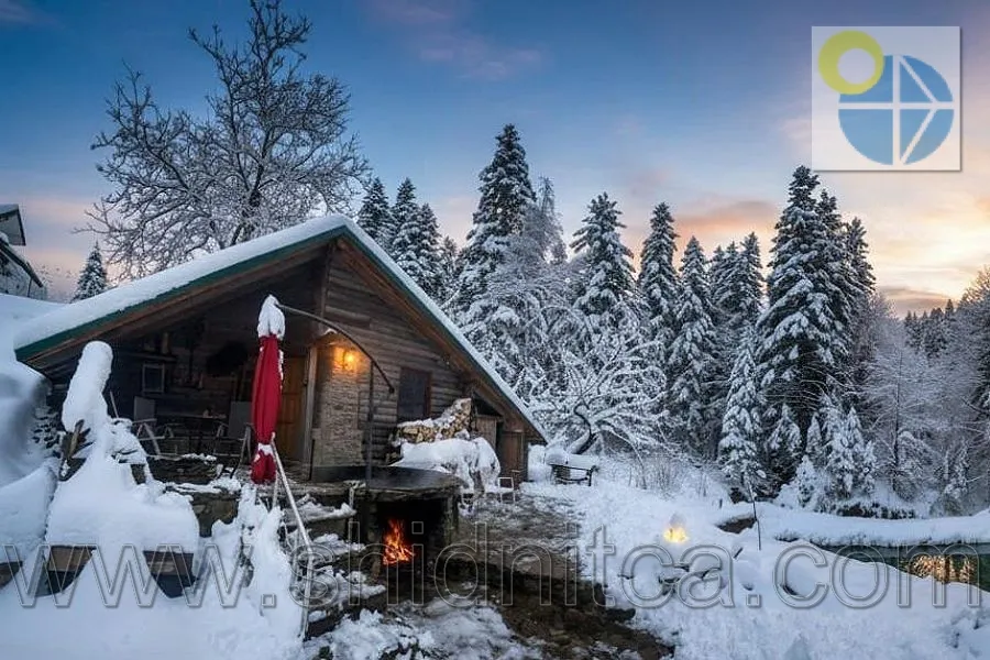 Східниця Чани на озері.