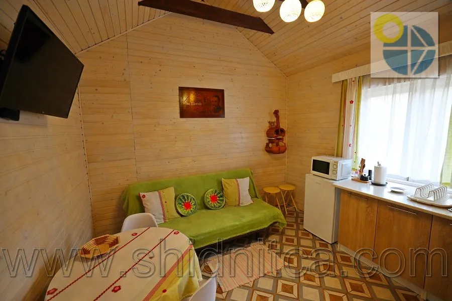 Новий Кропивник.Котеджі Біля лісу