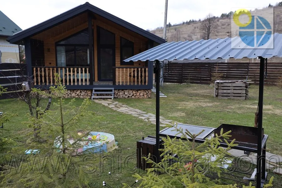 Новий Кропивник.Котеджі Біля лісу.